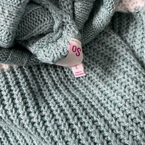 NWT - Juniors' SO Cropped Textured
Turtleneck Sweater Size: Large - Picture 4 of 5